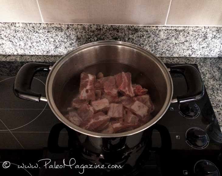 Place the pork spare ribs into a large pot of water and boil for 10 minutes. Pour out the liquid with the froth.