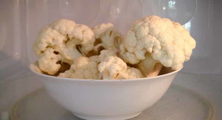 Creamy Cauliflower Mash #paleo #recipes #glutenfree https://paleoflourish.com/creamy-cauliflower-mash-recipe