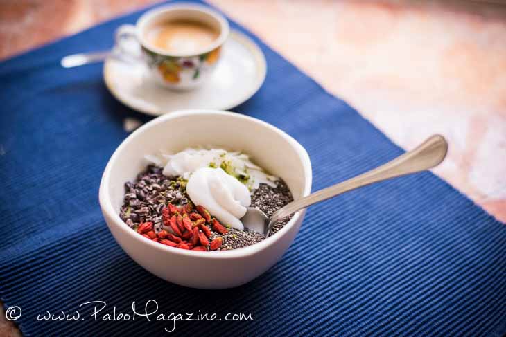 Matcha Ketogenic Smoothie Bowl Recipe #paleo #keto #recipe https://paleoflourish.com/matcha-ketogenic-smoothie-bowl-recipe-paleo-keto-dairy-free