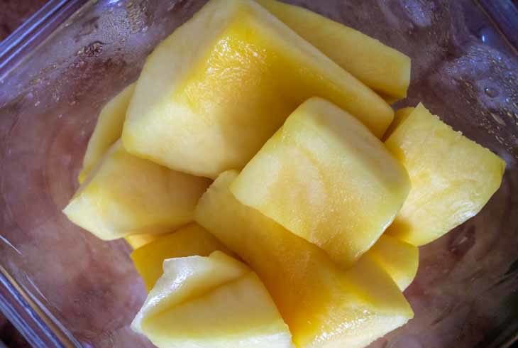 Chop the mango - Paleo Carrot Mango Mussels Hash Recipe [Paleo, AIP] #paleo #autoimmune #aip #recipe https://paleoflourish.com/carrot-mango-mussels-hash-recipe-paleo-aip