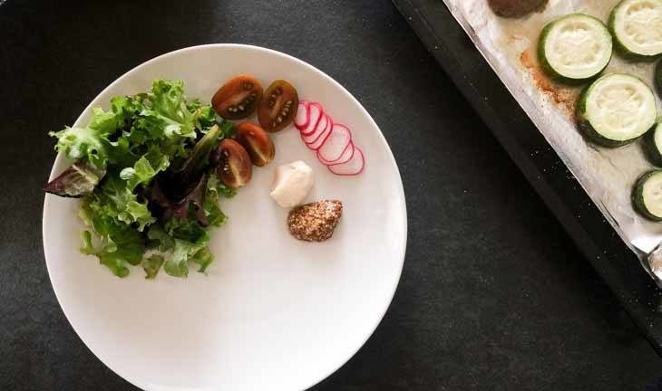 Mini Zucchini Avocado Burgers Recipe [Paleo, Keto, AIP] - #paleo #recipe #aip #keto https://paleoflourish.com/mini-zucchini-avocado-burgers-recipe