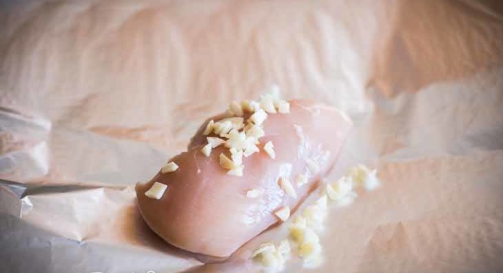 Garlic Ghee Baked Chicken Breast Recipe [Paleo, AIP, Keto] #paleo #AIP #keto #recipes - https://paleoflourish.com/garlic-ghee-baked-chicken-breast-recipe