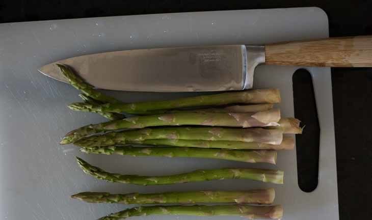 Creamy Asparagus Mash Recipe [Paleo, Keto, AIP] #paleo #keto #aip #recipes - https://paleoflourish.com/creamy-asparagus-mash-recipe-paleo-keto-aip