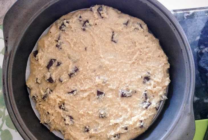 Paleo Chocolate Chip Cookie Cake Recipe #paleo #dessert #recipes - https://paleoflourish.com/paleo-chocolate-chip-cookie-cake-recipe