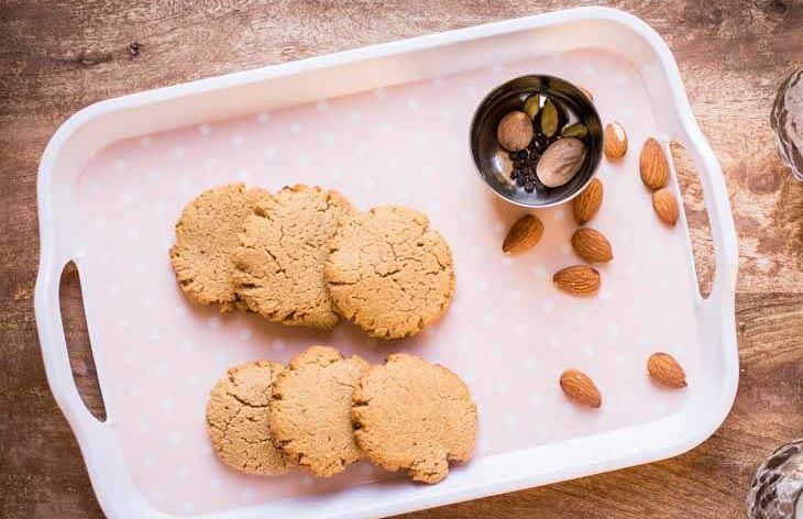 Paleo Ginger Cookies Recipe [Paleo] #paleo #recipes - https://paleoflourish.com/paleo-ginger-cookies-recipe-gf