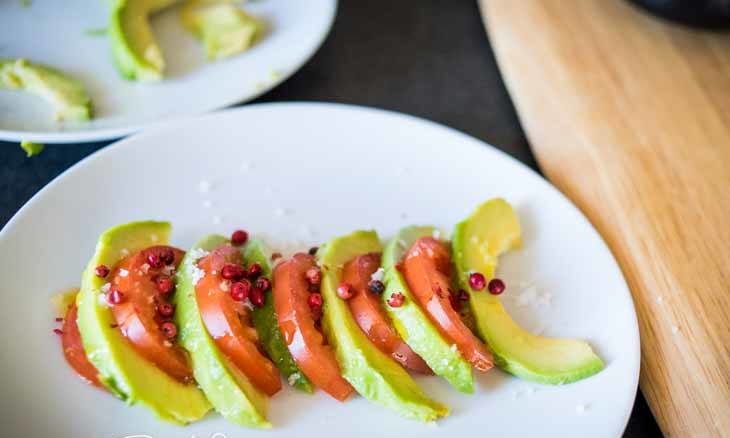 pink peppercorn avocado salad recipe #paleo #recipe #keto https://paleoflourish.com/pink-peppercorn-avocado-salad-recipe