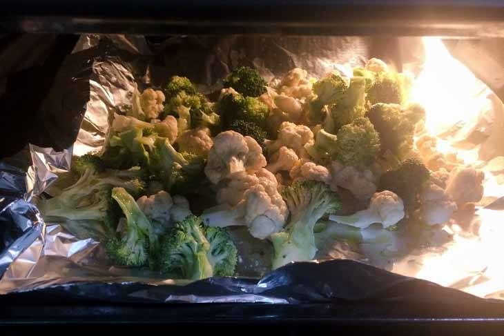 Roasted Cauliflower Broccoli Tuna Bowl [Paleo, Keto, AIP] #paleo #keto #aip - https://paleoflourish.com/cauliflower-broccoli-tuna-bowl-paleo-keto-aip