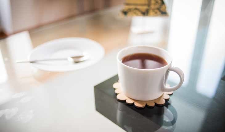 Homemade Vanilla Chocolate Rooibos Tea Recipe [Paleo, Keto, AIP] #paleo #tea #recipe #rooibos https://paleoflourish.com/vanilla-chocolate-rooibos-tea-recipe