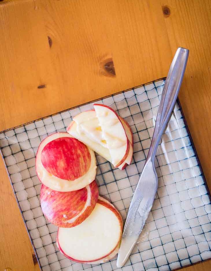 Paleo Apple Nut Butter Sandwiches Recipe #paleo #recipe http://paleoflourish.com/paleo-apple-nut-butter-sandwiches-recipe