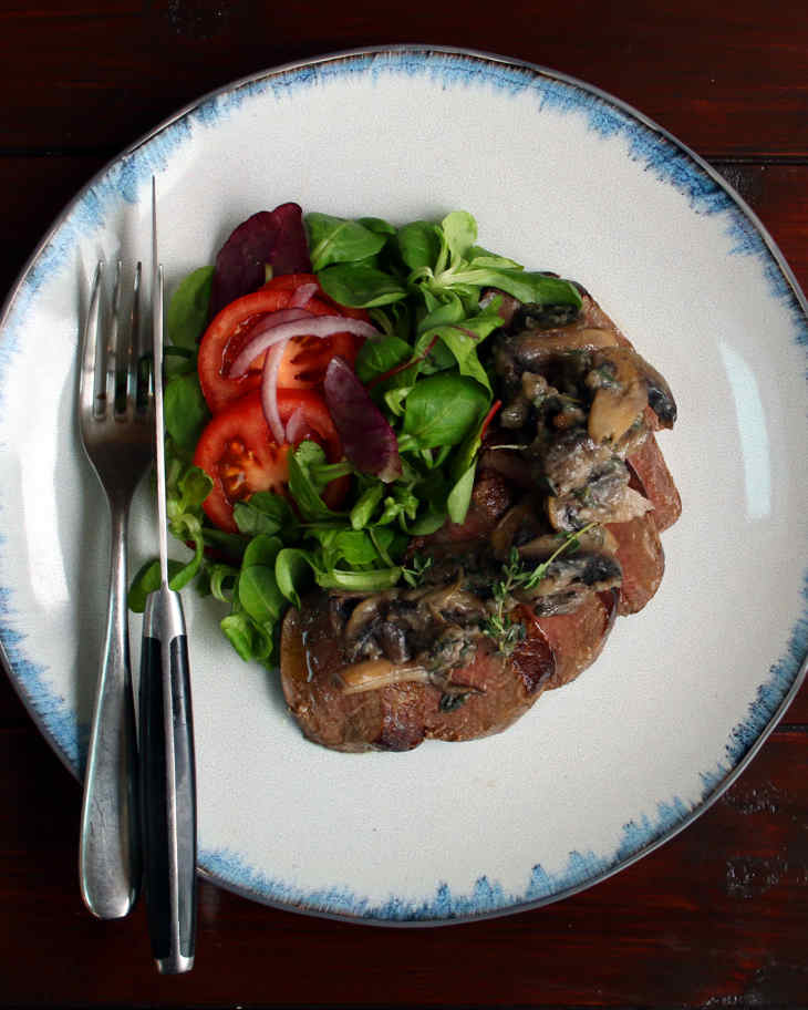 Pan-Fried Steak Recipe With Creamy Mushrooms And Thyme