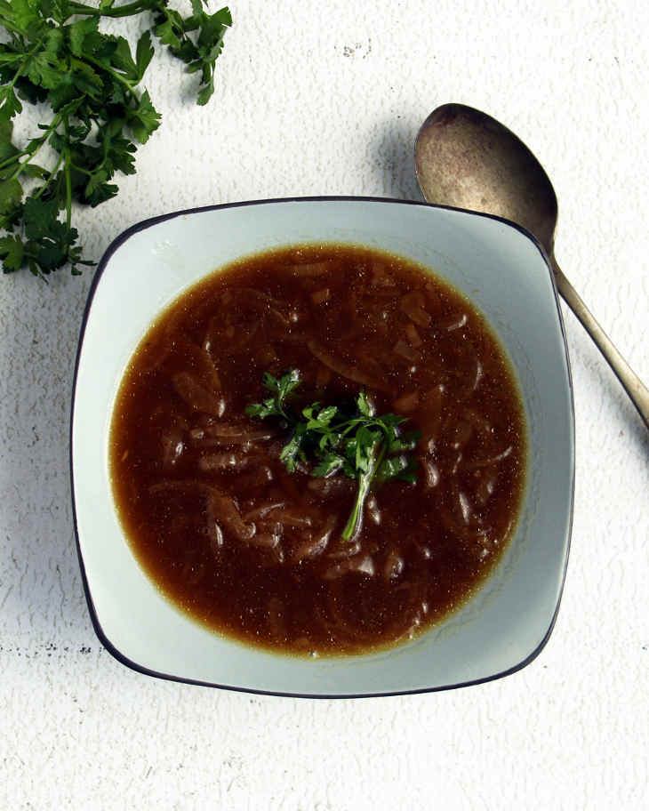 Paleo Instant Pot Onion Soup Recipe #paleo https://paleoflourish.com/paleo-instant-pot-onion-soup-recipe