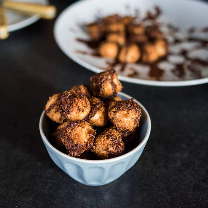 Paleo Chocolate Coconut Macaroons Recipe #paleo https://paleoflourish.com/paleo-chocolate-coconut-macaroons-recipe