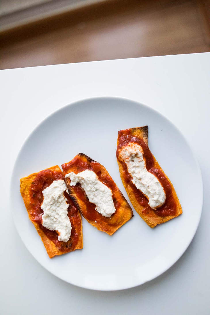 Paleo Sweet Potato Pizza Toast Recipe #paleo https://paleoflourish.com/paleo-sweet-potato-pizza-toast-recipe