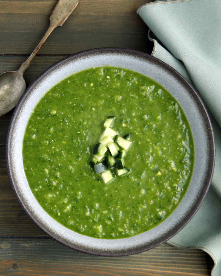 Paleo Chilled Emerald Soup Recipe #paleo https://paleoflourish.com/paleo-chilled-emerald-soup-recipe
