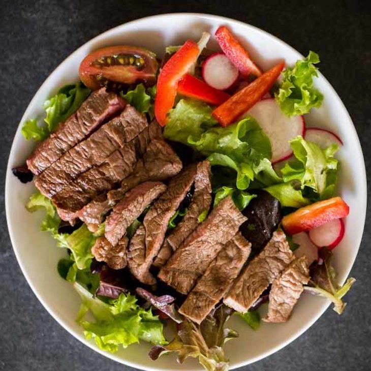 15-Minute Crunchy Steak Salad