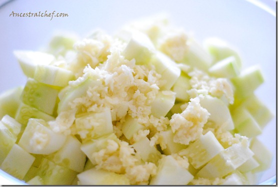 garlic_on_cucumber_salad